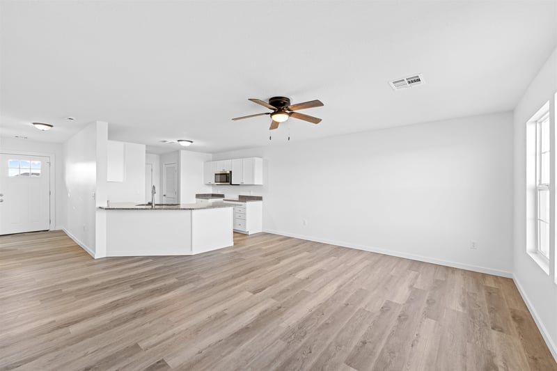 1203 Fountain Dr, Salina, KS 67401