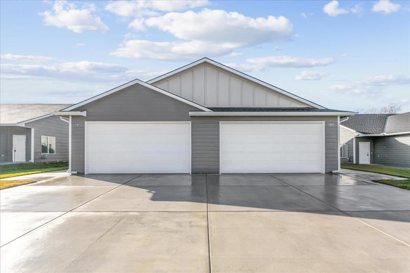 2941 Bunker Hill Ct, Wichita, KS 67210