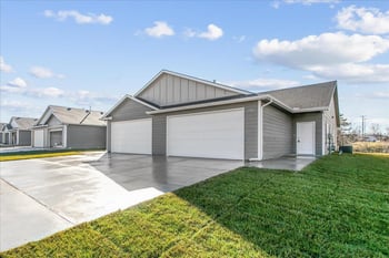 2941 S Bunker Hill Ct, Wichita, KS 67210