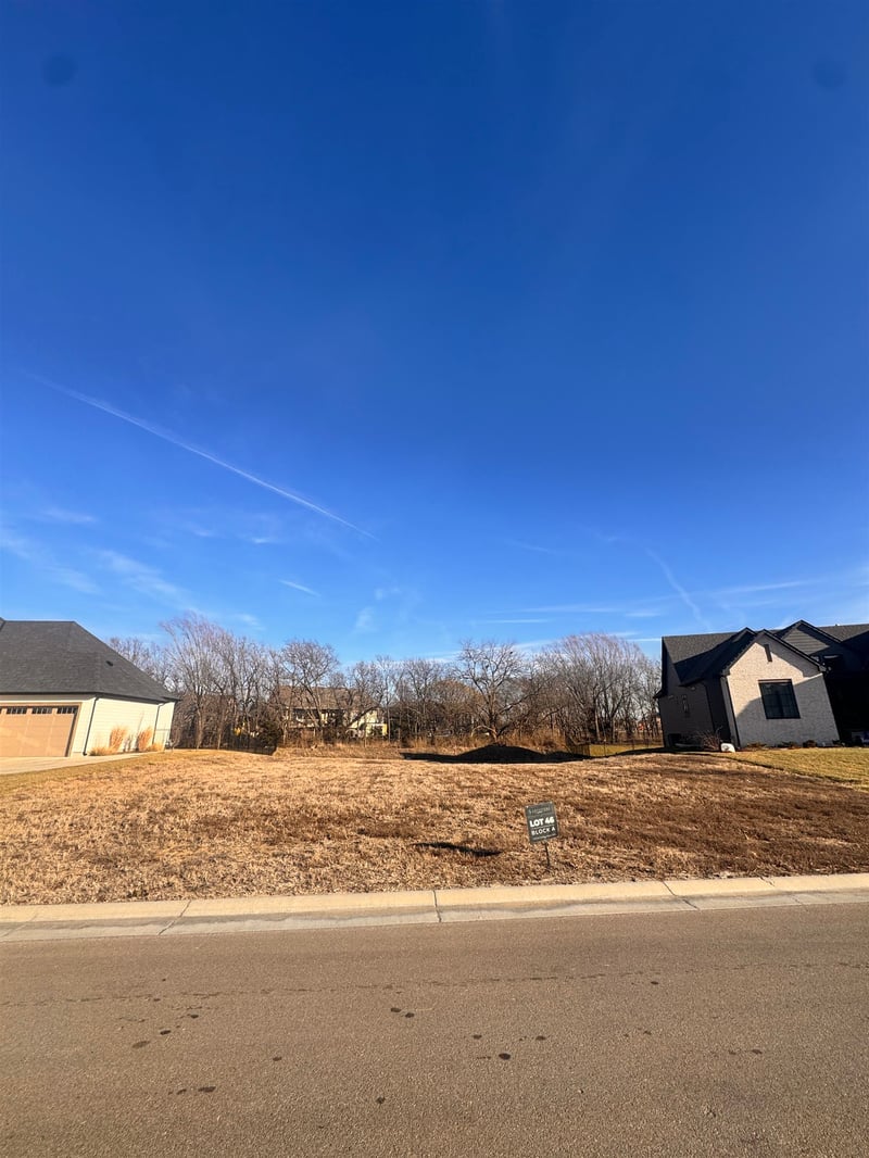 2360 Sagebrush Ct, Wichita, KS 67230