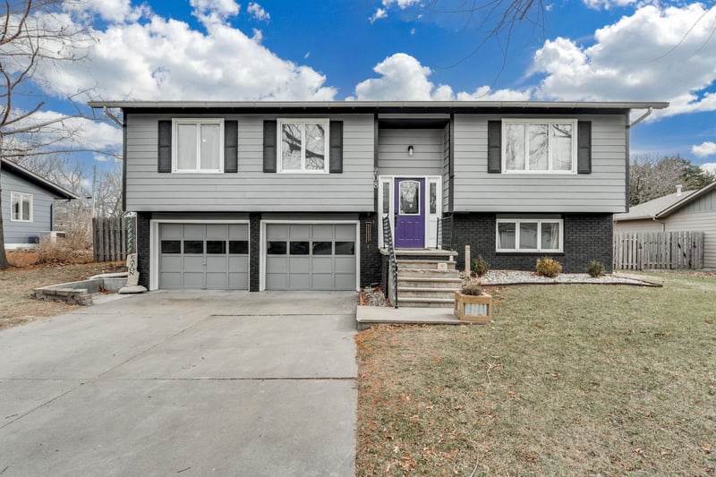 208 S Roupp, Hesston, KS 67062