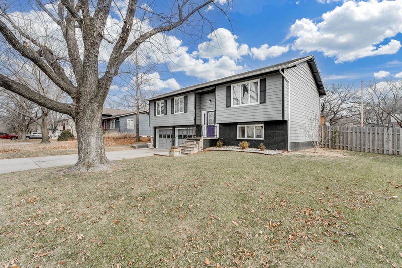208 S Roupp, Hesston, KS 67062