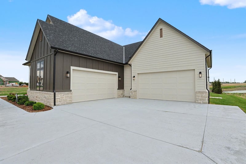 3314 N Bedford Ct, Wichita, KS 67226