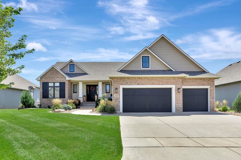 2522 N Paradise Ct, Wichita, KS 67205