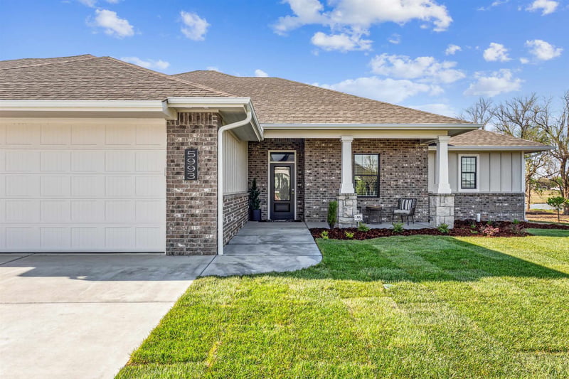 5993 Forbes Ct, Bel Aire, KS 67220