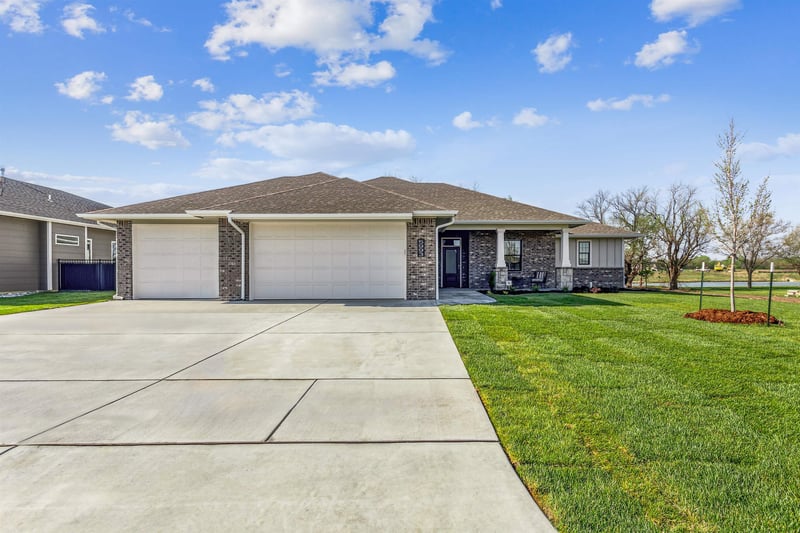 5993 Forbes Ct, Bel Aire, KS 67220