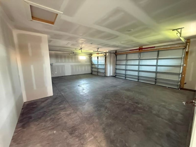 9002 Forbes Cir, Bel Aire, KS 67226