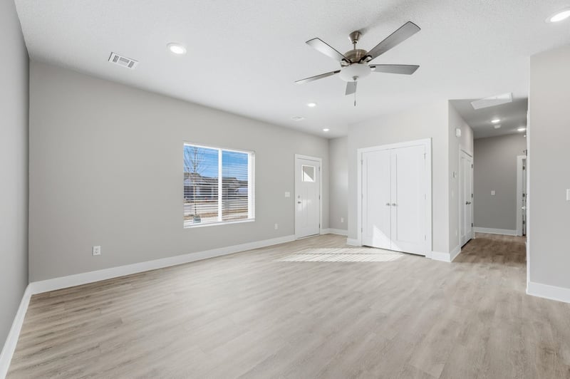 488 E Harper St, Valley Center, KS 67147-8948