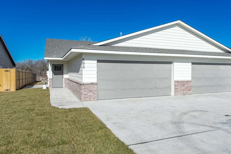 602 Briarbrook Ln, Park City, KS 67147-8955