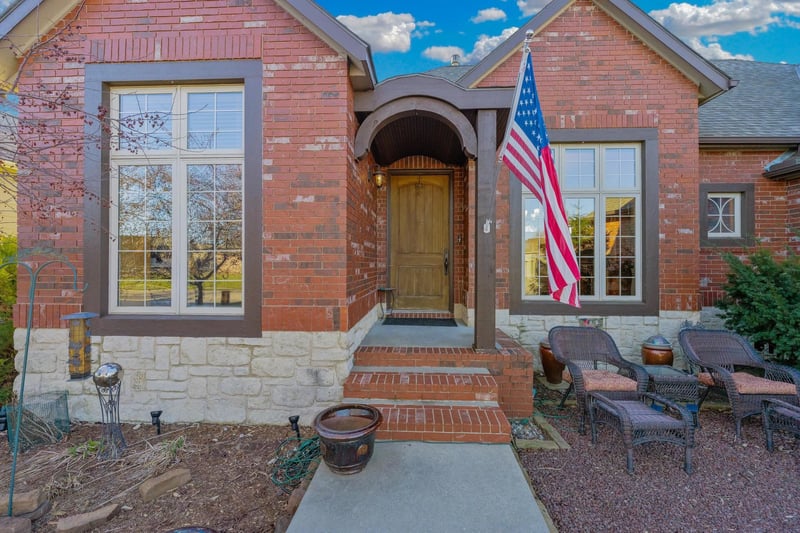 2505 N Loch Lomond Ct, Wichita, KS 67228