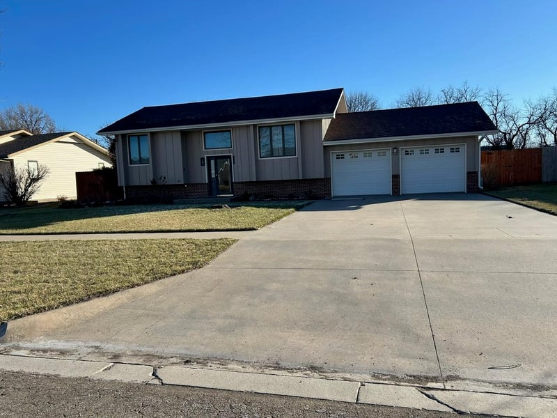 211 Wollmann St, Moundridge, KS 67107
