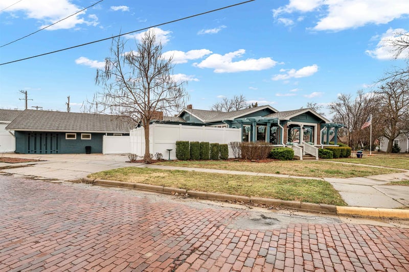 503 N Kansas Ave, Ellsworth, KS 67439