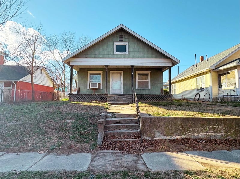 811 D St, Arkansas City, KS 67005