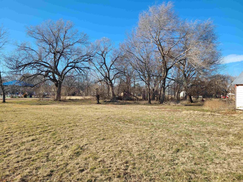 412 S 2nd St, Lindsborg, KS 67456