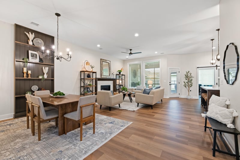 810 Thornton Ct, Wichita, KS 67235