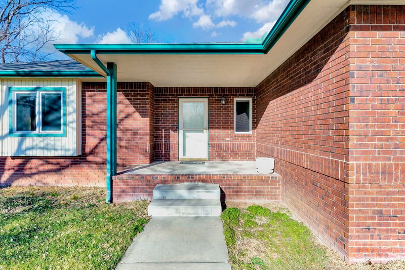 1729 N Timbercreek Dr, Mulvane, KS 67110