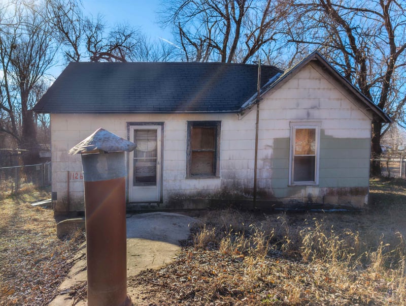 1126 13th St, Arkansas City, KS 67005