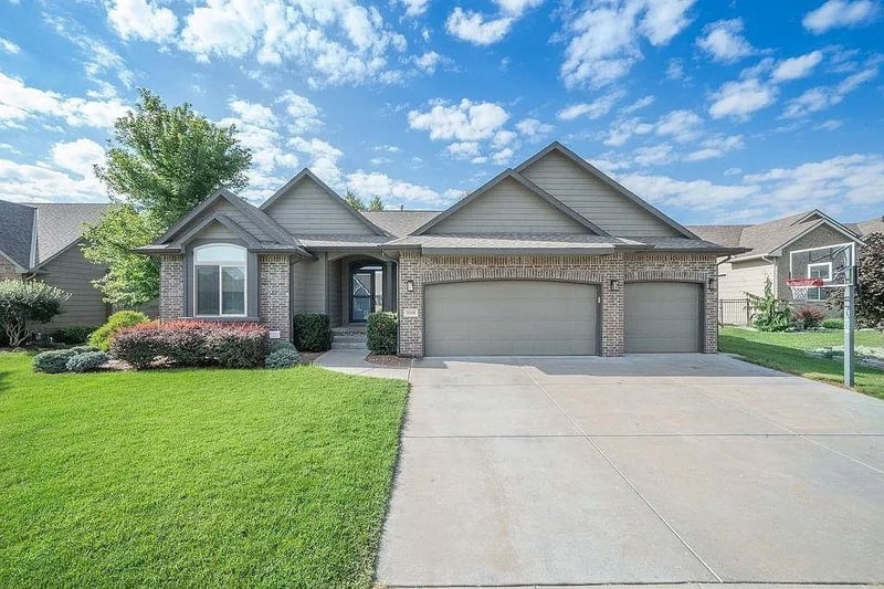 3110 Landon Cir, Wichita, KS 67205