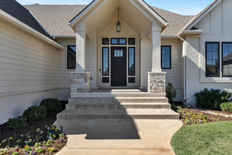 2415 N Paradise Cir, Wichita, KS 67205