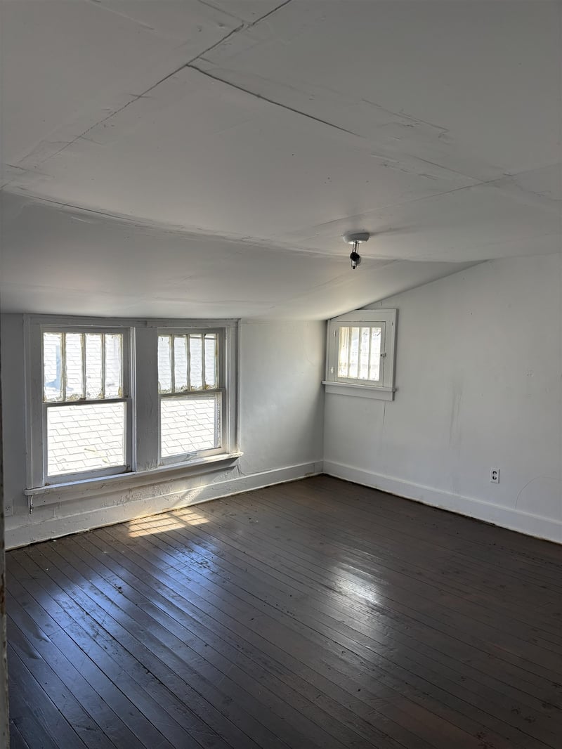 519 E Harvey Ave, Wellington, KS 67152