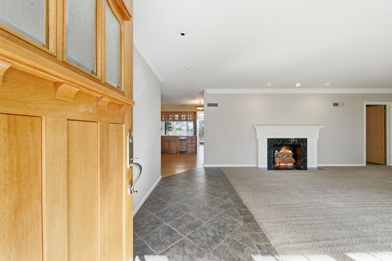 14 E English Ave, Eastborough, KS 67207