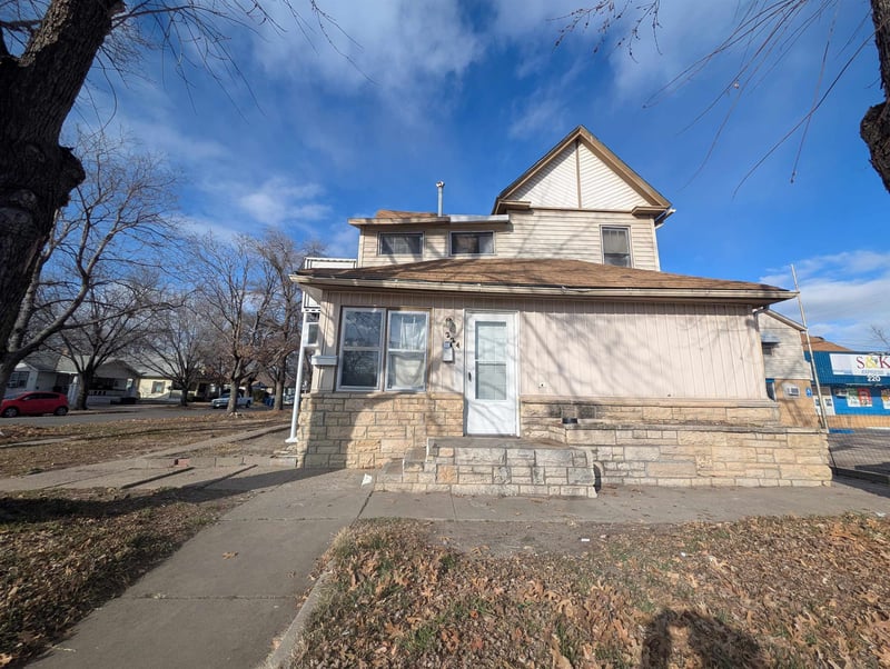 220-224 Harry St, Wichita, KS 67213