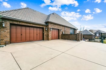 2009 N Clear Creek Ct, Wichita, KS 67230