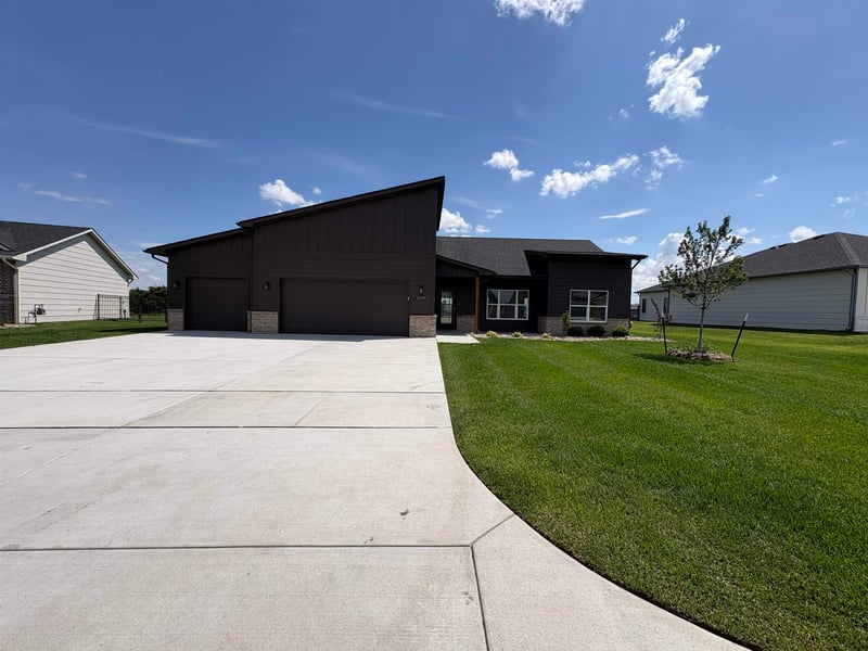 1149 Trek Cir, Goddard, KS 67052