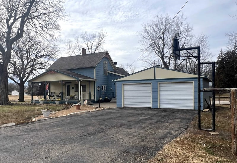 601 N Stricklers Ave, Delphos, KS 67436