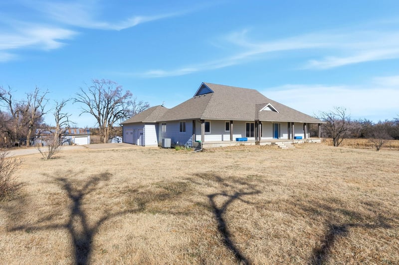 740 E 70th Ave N, Belle Plaine, KS 67013