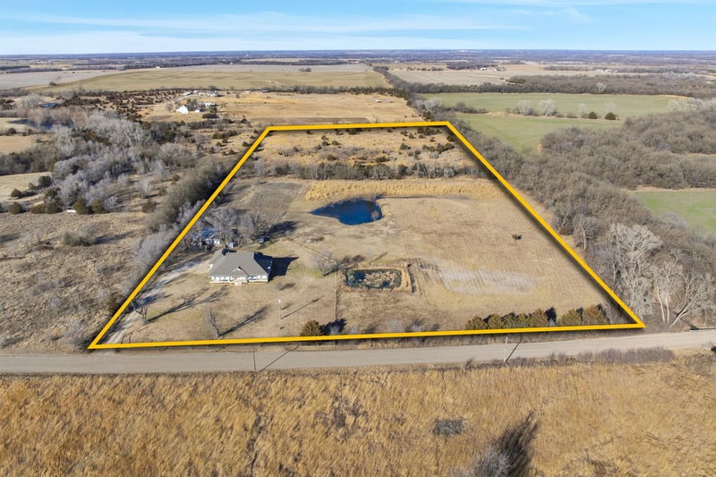 740 E 70th Ave N, Belle Plaine, KS 67013