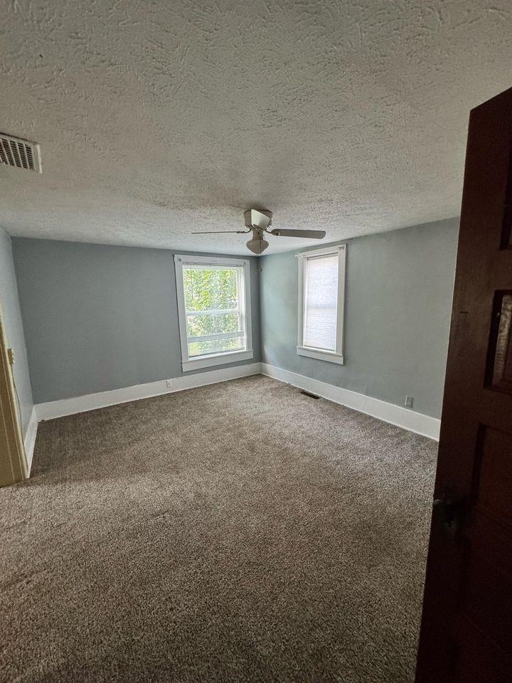 505 9th St, Concordia, KS 66901