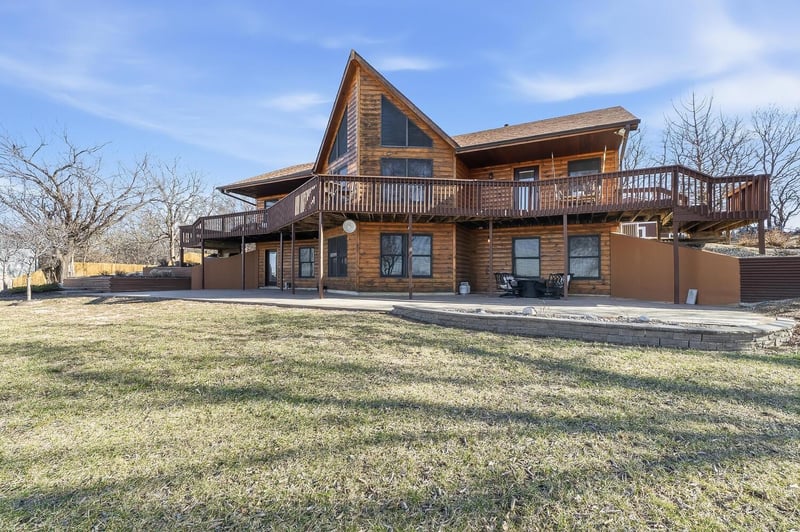 4326 Turner Ln, Salina, KS 67401