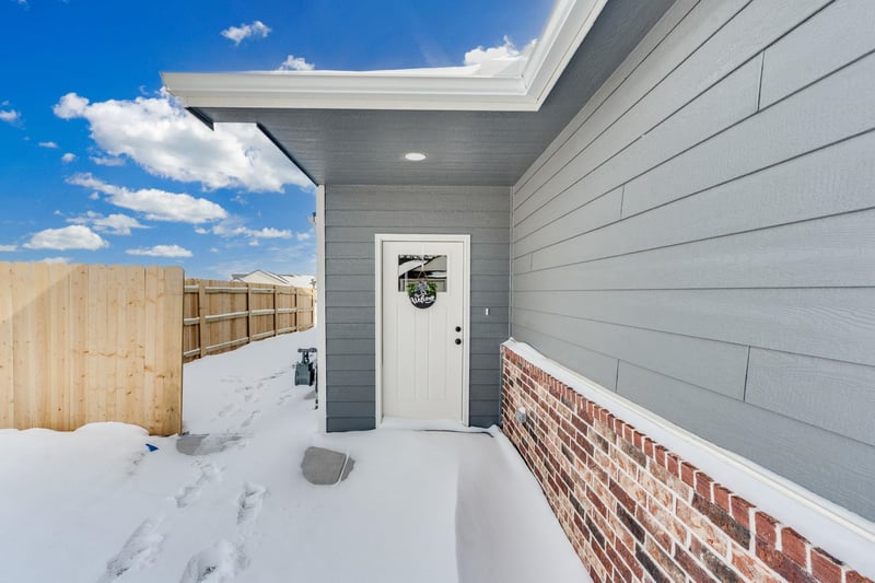 5700 E Bristol St, Bel Aire, KS 67220