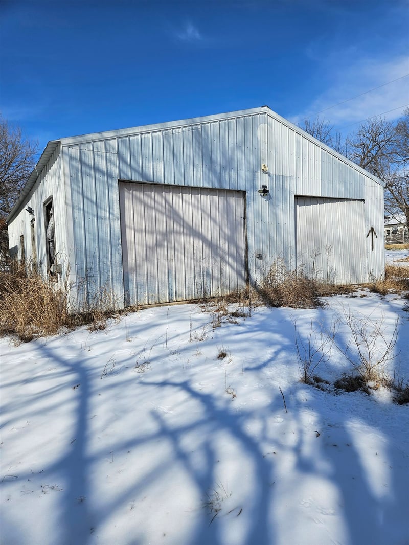 606 Maple Rd, Cedar Vale, KS 67024