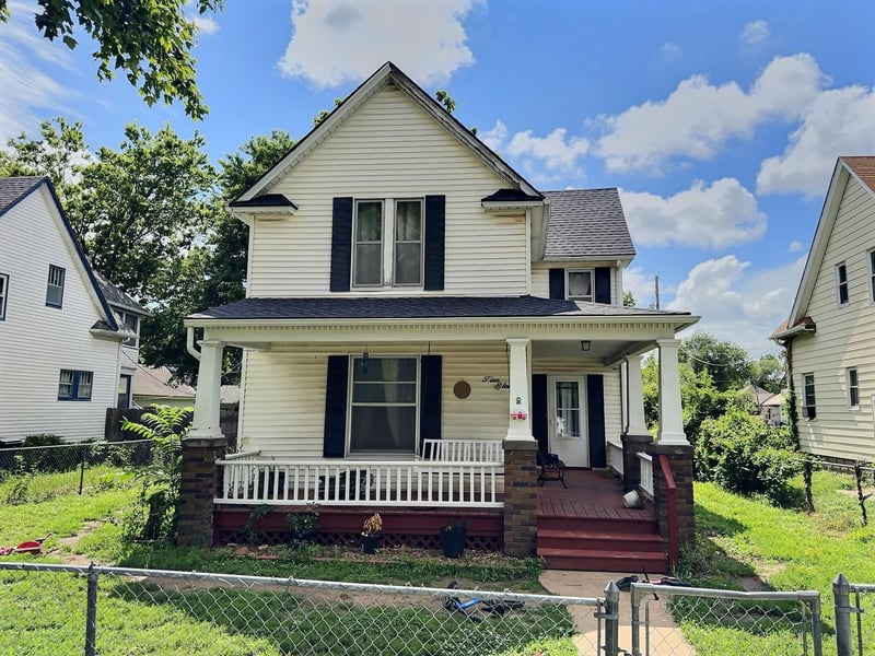211 Allison St, Newton, KS 67114