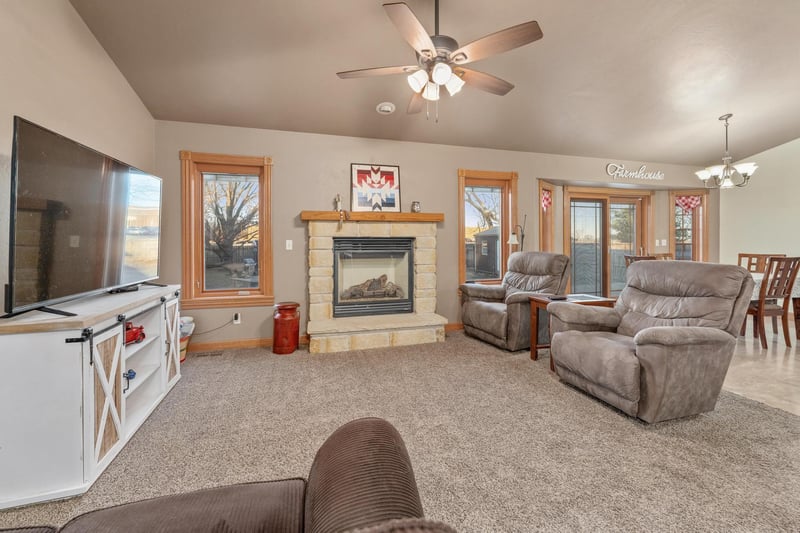 11 Honeysuckle Ct, Oxford, KS 67119