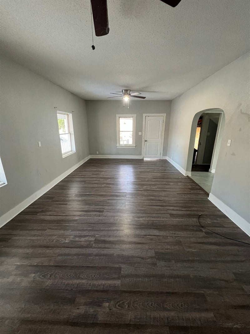 617 Towanda Ave, El Dorado, KS 67042-2764