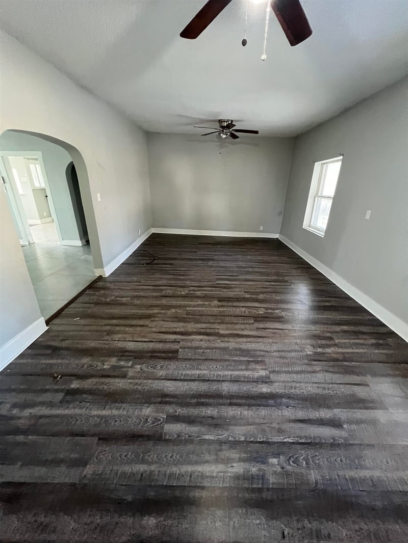 617 Towanda Ave, El Dorado, KS 67042-2764