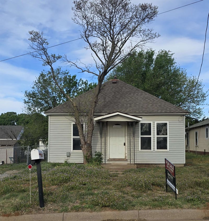 505 Adams St, Medicine Lodge, KS 67104