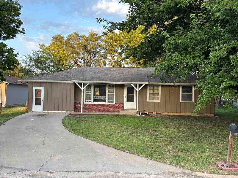 422 N Lincoln St, Marion, KS 66861