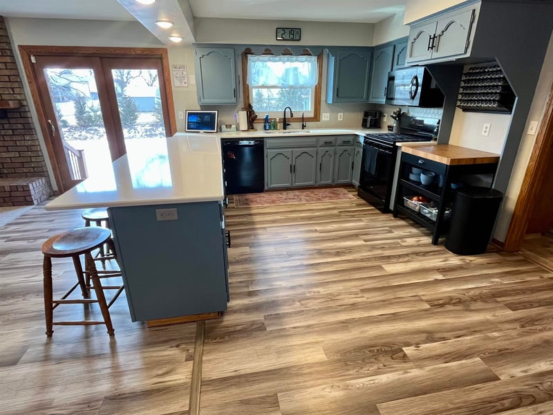 307 Willow Rd, Hillsboro, KS 67063