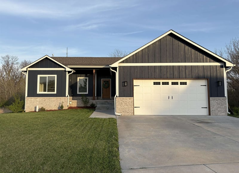 2821 E Mantane Ct, Wichita, KS 67219