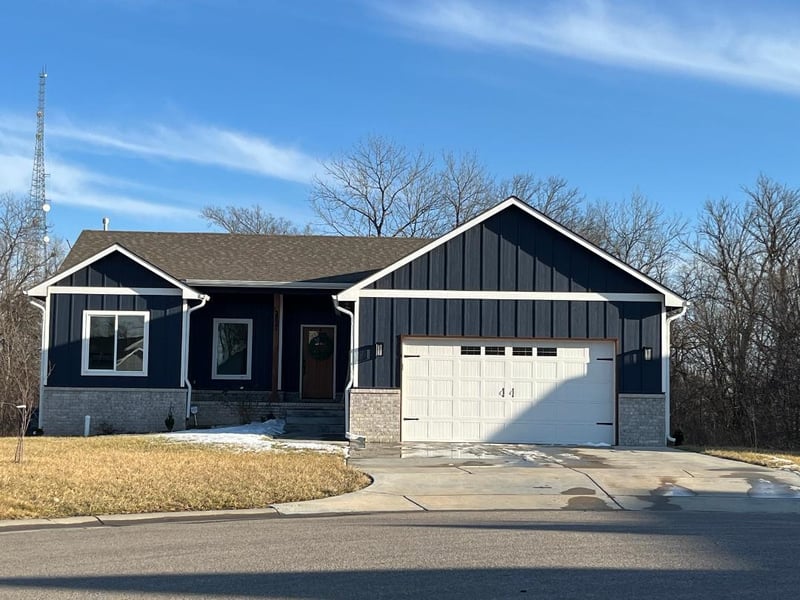 2821 E Mantane Ct, Wichita, KS 67219