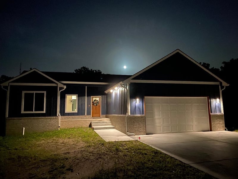 2821 E Mantane Ct, Wichita, KS 67219