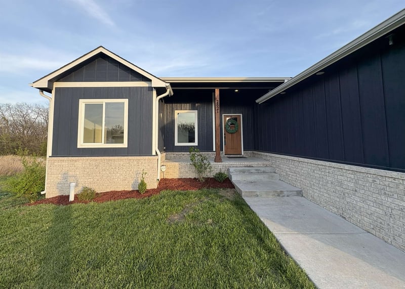 2821 E Mantane Ct, Wichita, KS 67219