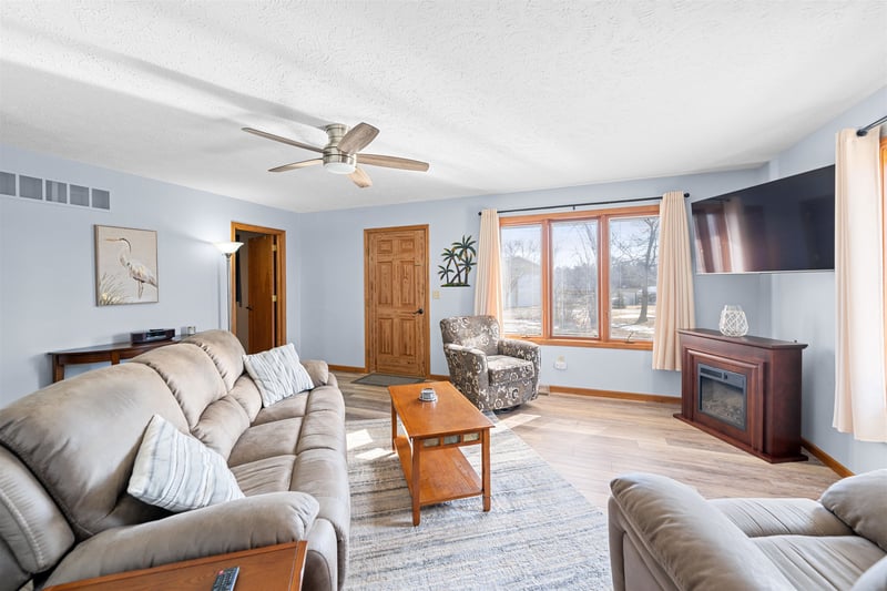 4 Utley Blvd, Marquette, KS 67464