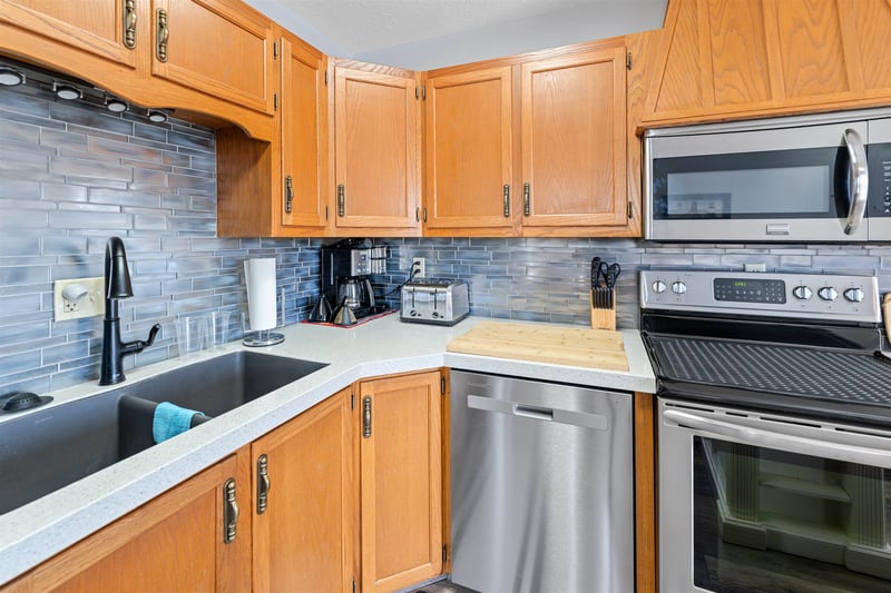 4 Utley Blvd, Marquette, KS 67464