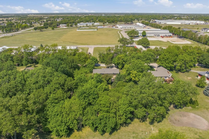 4 Park View Rd, Hesston, KS 67062