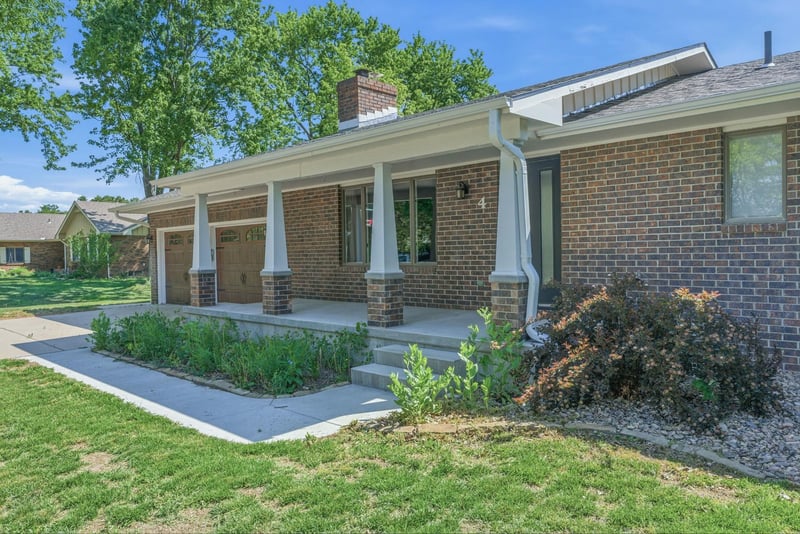 4 Park View Rd, Hesston, KS 67062